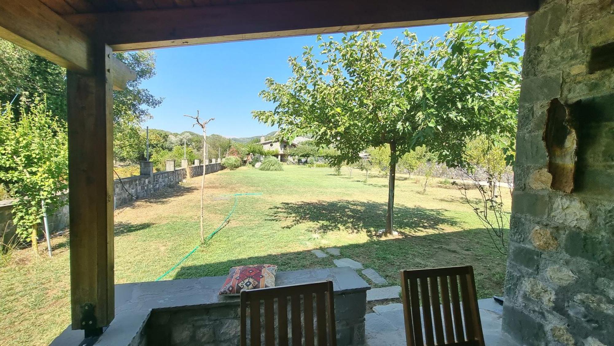 House With Big Garden And Barbeque In Nature Vourgareli Exterior photo