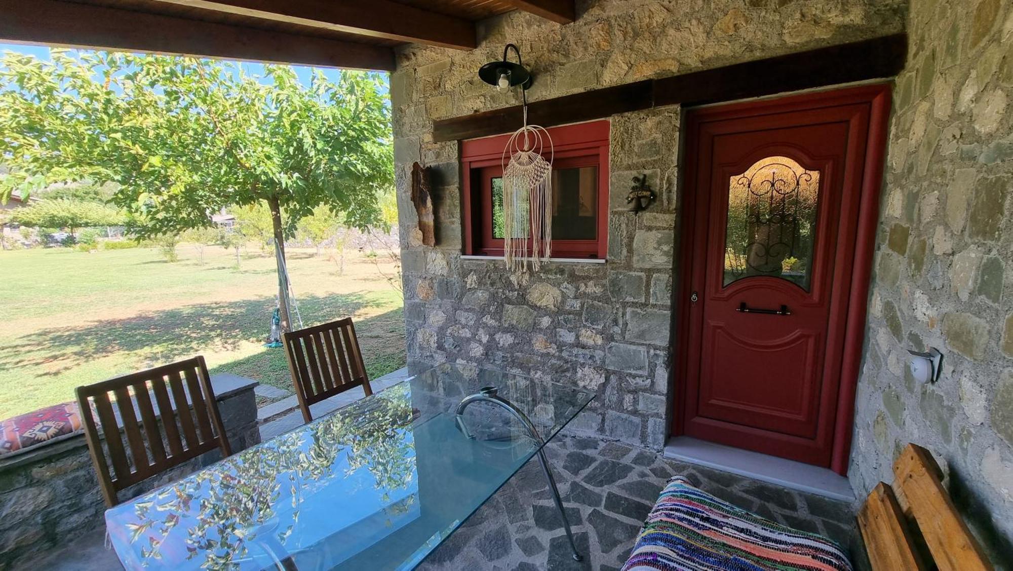 House With Big Garden And Barbeque In Nature Vourgareli Exterior photo