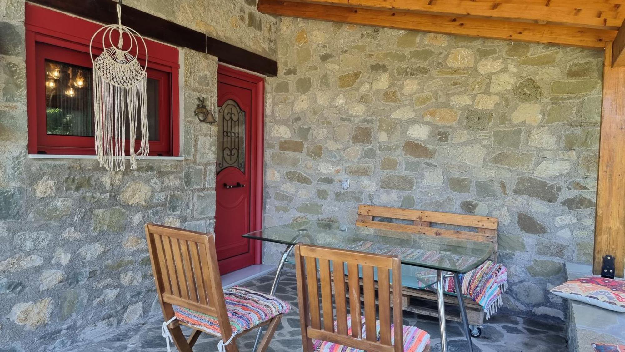 House With Big Garden And Barbeque In Nature Vourgareli Exterior photo